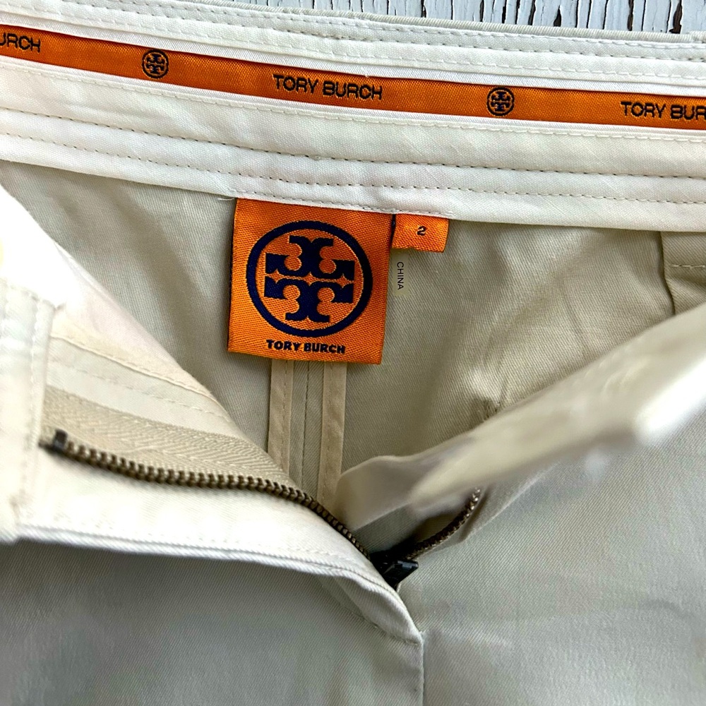 🧶Tory Burch Khaki Shorts -Size 2 - Picture 5 of 5